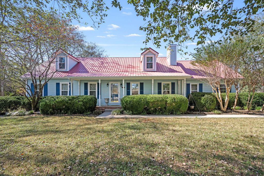 1427 Trotters Ln, Rockvale, TN 37153