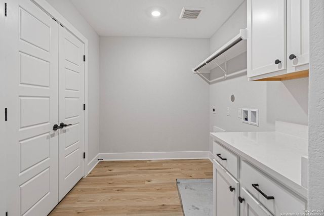 189 Wisteria View, Castroville, TX 78009