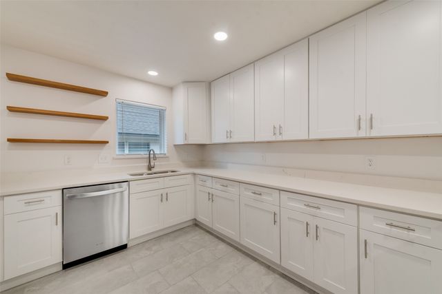 2643 San Medina Avenue, Dallas, TX 75228