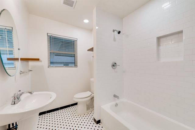 2643 San Medina Avenue, Dallas, TX 75228