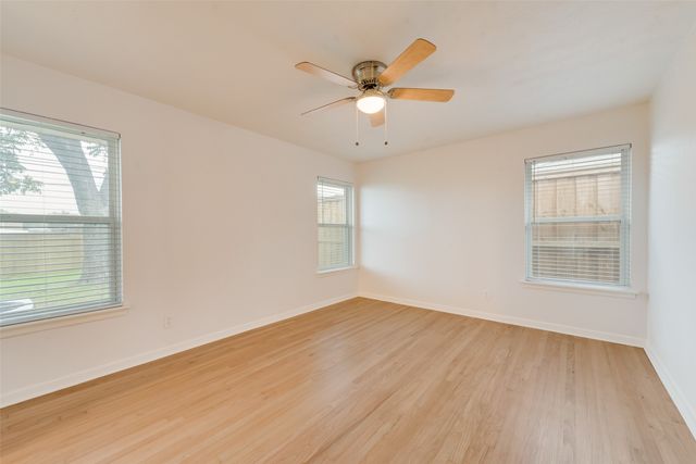 2643 San Medina Avenue, Dallas, TX 75228