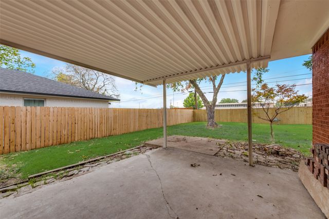 2643 San Medina Avenue, Dallas, TX 75228