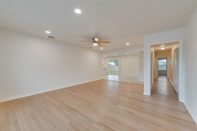 2643 San Medina Avenue, Dallas, TX 75228