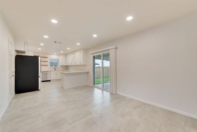 2643 San Medina Avenue, Dallas, TX 75228