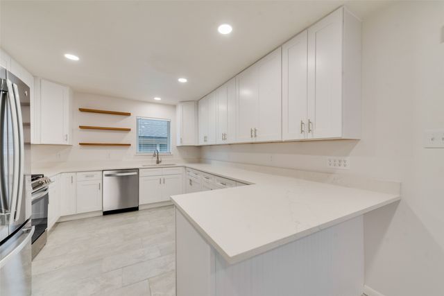 2643 San Medina Avenue, Dallas, TX 75228