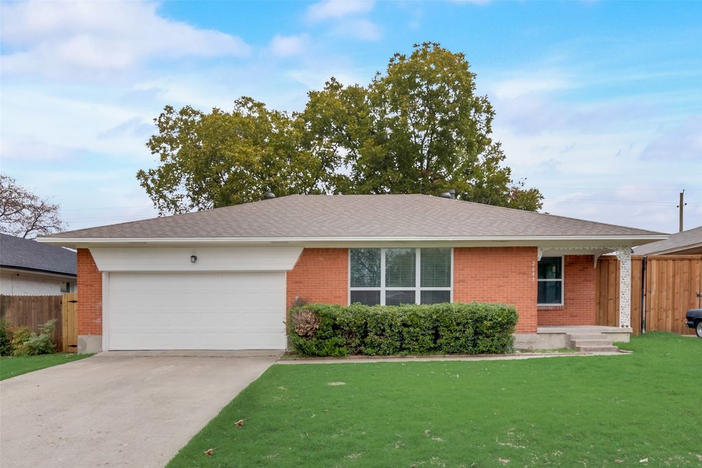 2643 San Medina Avenue, Dallas, TX 75228