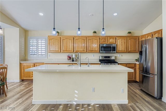 8213 Woodland Prairie Avenue, Las Vegas, NV 89129