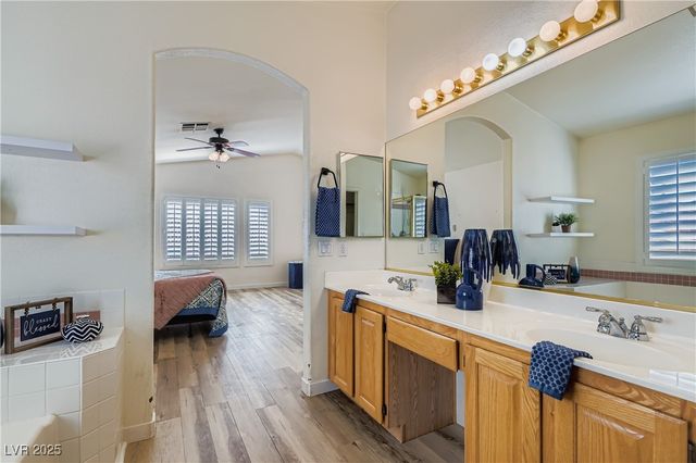 8213 Woodland Prairie Avenue, Las Vegas, NV 89129