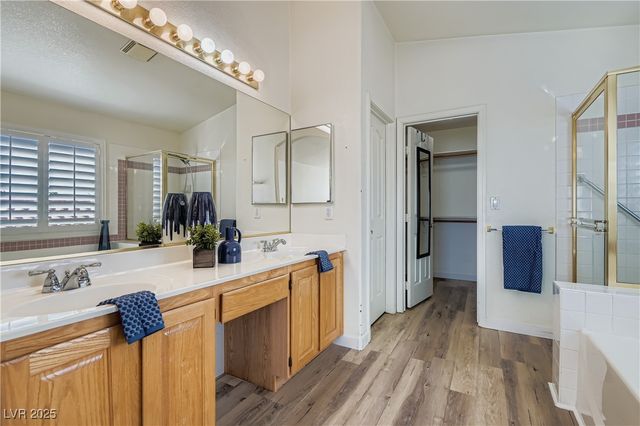 8213 Woodland Prairie Avenue, Las Vegas, NV 89129