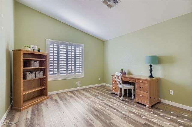 8213 Woodland Prairie Avenue, Las Vegas, NV 89129