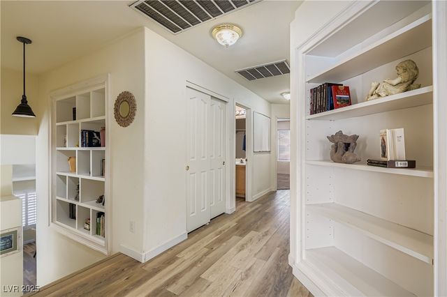 8213 Woodland Prairie Avenue, Las Vegas, NV 89129