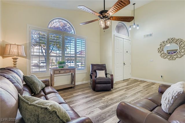 8213 Woodland Prairie Avenue, Las Vegas, NV 89129