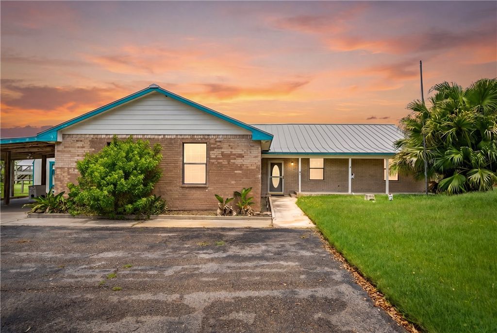 4931 Fm 1781, Rockport, TX 78382 — exterior