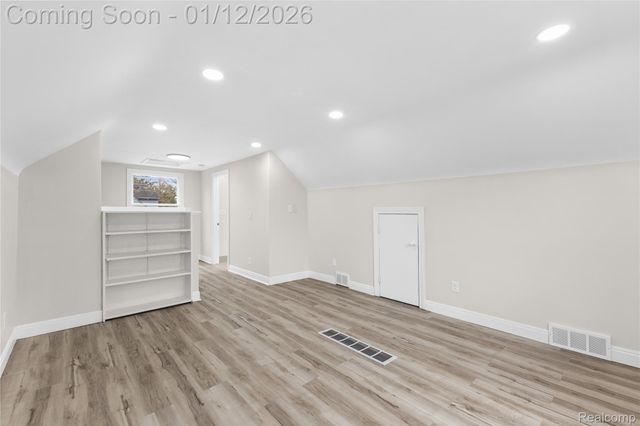 3832 Grindley Park Street, Dearborn, MI 48124