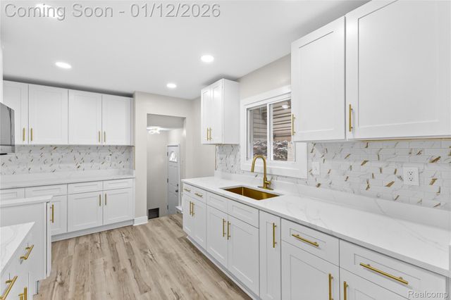 3832 Grindley Park Street, Dearborn, MI 48124