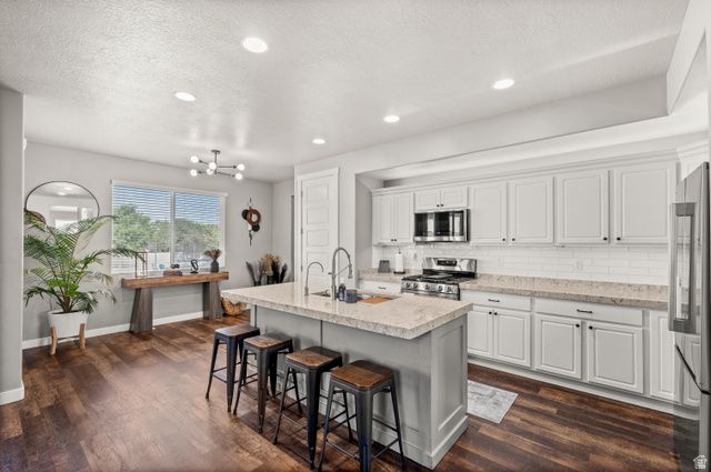 178 E COPPER CIR, Harrisville, UT 84404