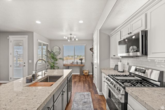 178 E COPPER CIR, Harrisville, UT 84404