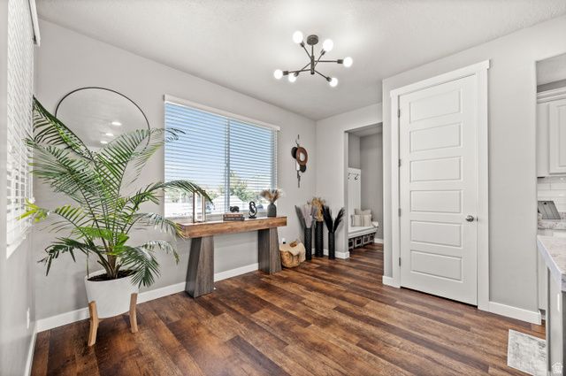 178 E COPPER CIR, Harrisville, UT 84404