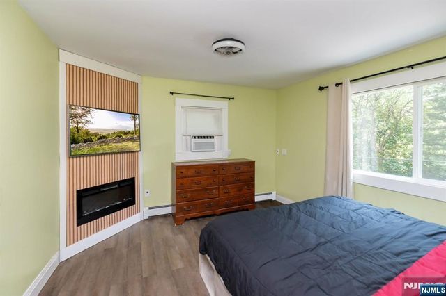 30 Henderson Street, Oxford, NJ 07863