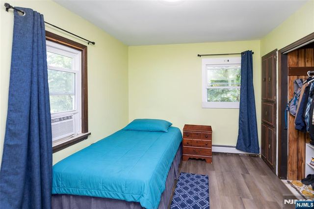 30 Henderson Street, Oxford, NJ 07863