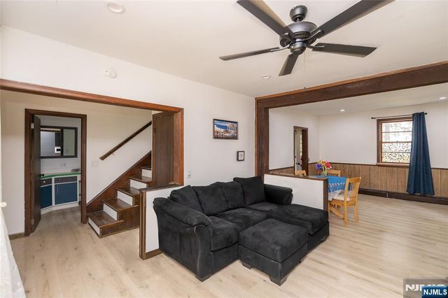 30 Henderson Street, Oxford, NJ 07863