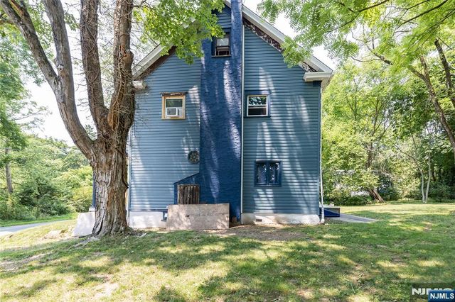 30 Henderson Street, Oxford, NJ 07863