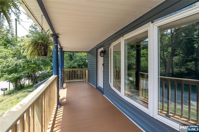 30 Henderson Street, Oxford, NJ 07863