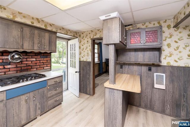 30 Henderson Street, Oxford, NJ 07863