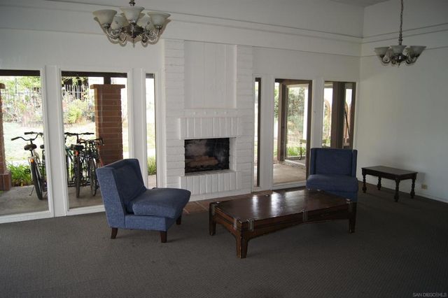 6878 Navajo Rd 104, San Diego, CA 92119