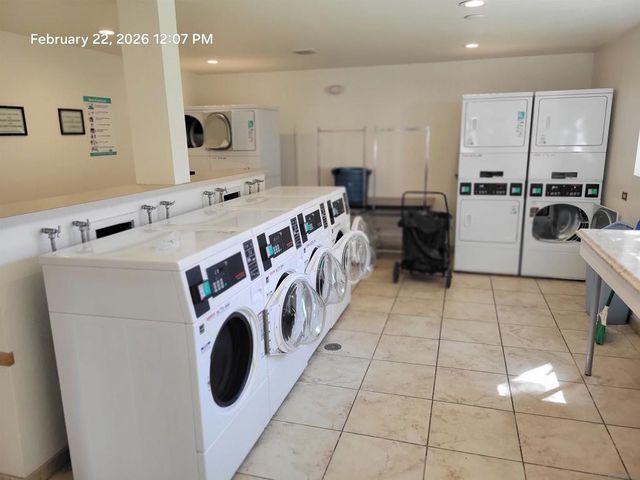 6878 Navajo Rd 104, San Diego, CA 92119