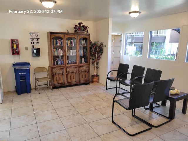 6878 Navajo Rd 104, San Diego, CA 92119