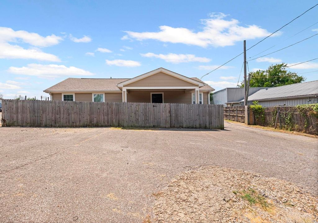 3461 HOLMAN PL, Memphis, TN 38118