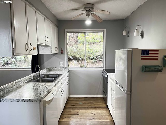 83871 Hwy 101, Florence, OR 97439