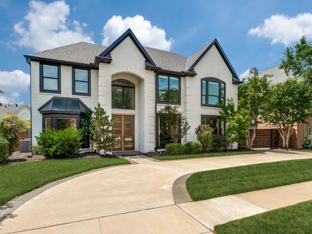 2805 Greenbrook Court, Grapevine, TX 76051