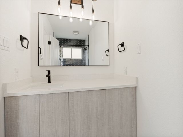 2805 Greenbrook Court, Grapevine, TX 76051