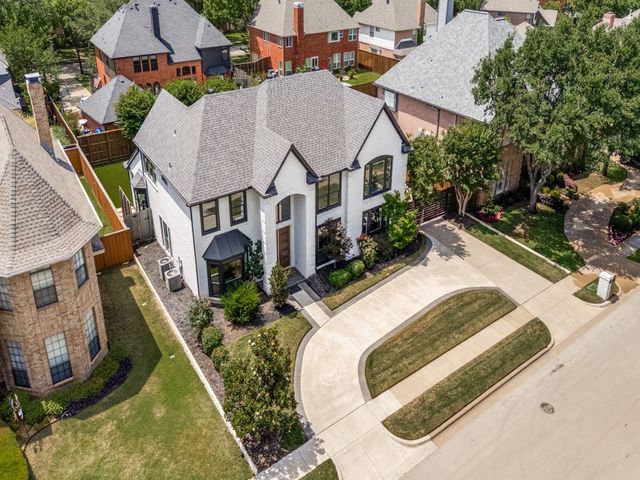 2805 Greenbrook Court, Grapevine, TX 76051