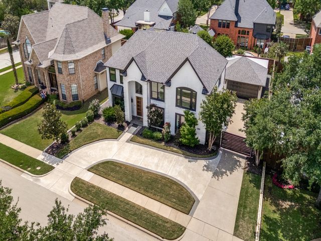 2805 Greenbrook Court, Grapevine, TX 76051
