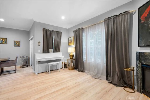 415 E Dryden 110, Glendale, CA 91207