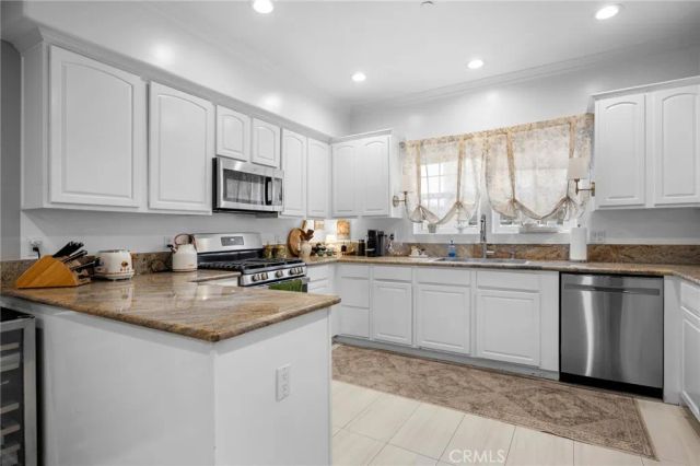 415 E Dryden 110, Glendale, CA 91207