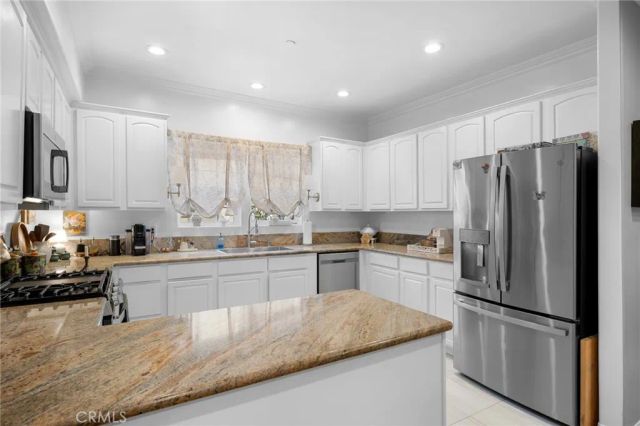415 E Dryden 110, Glendale, CA 91207
