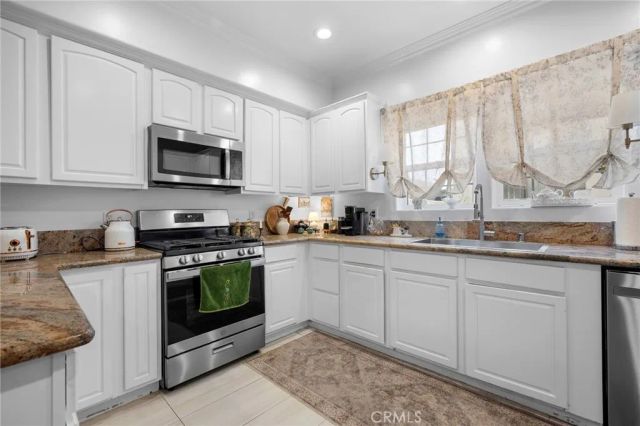 415 E Dryden 110, Glendale, CA 91207
