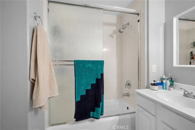 415 E Dryden 110, Glendale, CA 91207