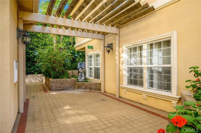 415 E Dryden 110, Glendale, CA 91207