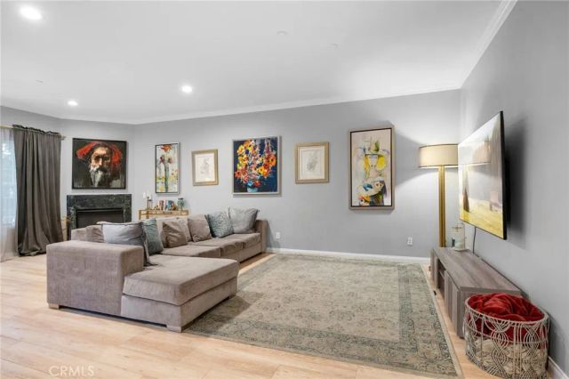 415 E Dryden 110, Glendale, CA 91207