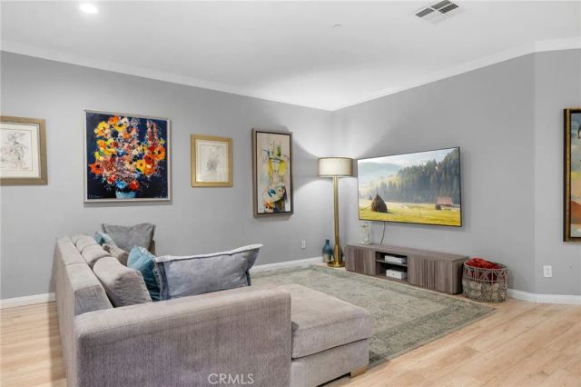 415 E Dryden 110, Glendale, CA 91207