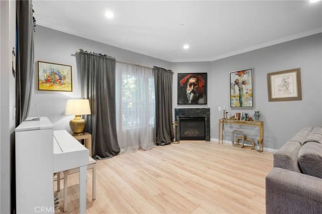 415 E Dryden 110, Glendale, CA 91207