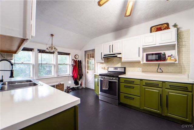 7512 East Street, Newport, NY 13416