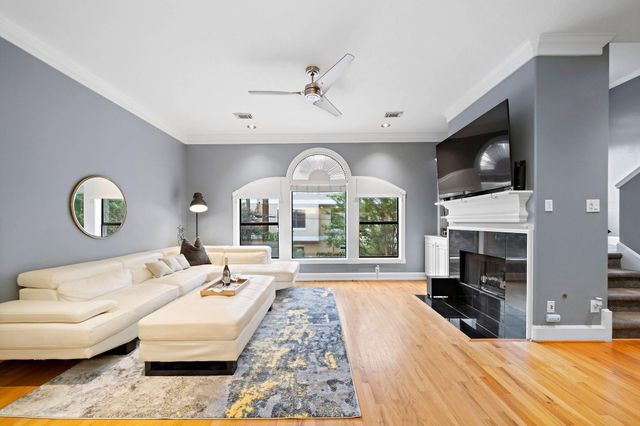 1962 Indiana Street, Houston, TX 77019