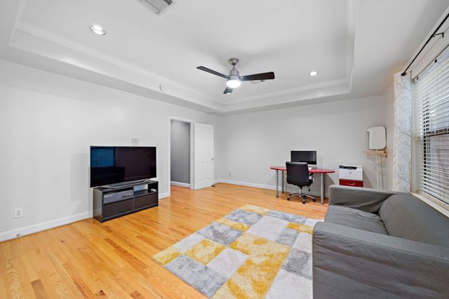 1962 Indiana Street, Houston, TX 77019