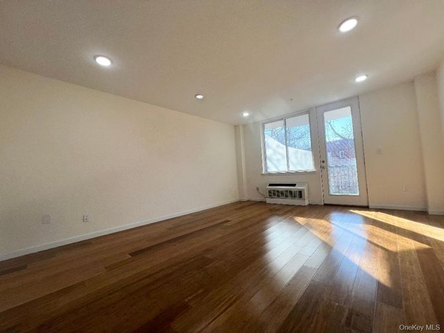 55 S Middle Neck Road 4 C, Great Neck, NY 11021